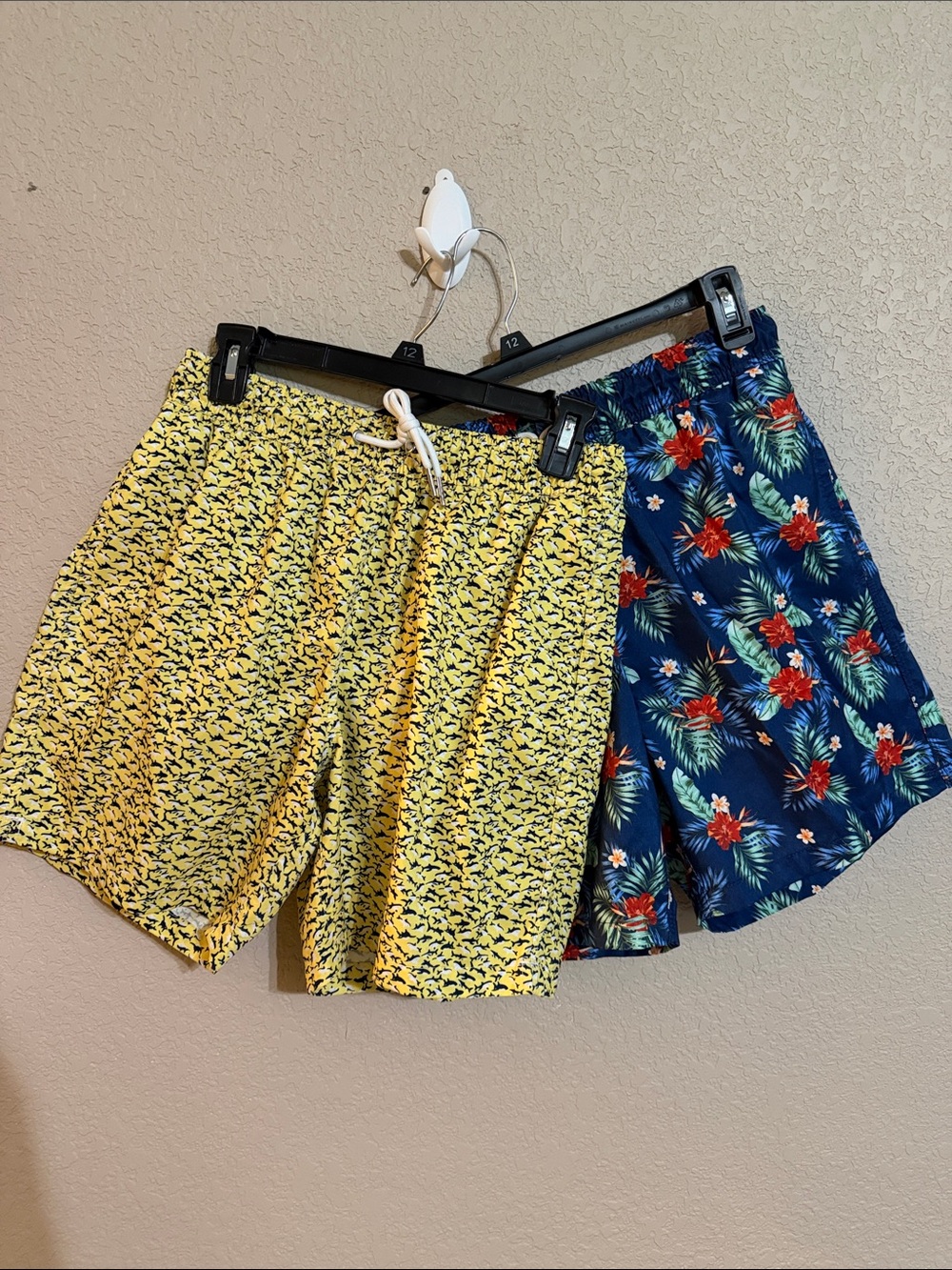 Set of 2 Men's Swim Trunks - Yellow w/ Sharks & Blue Hawaiian Floral - Med NWOT